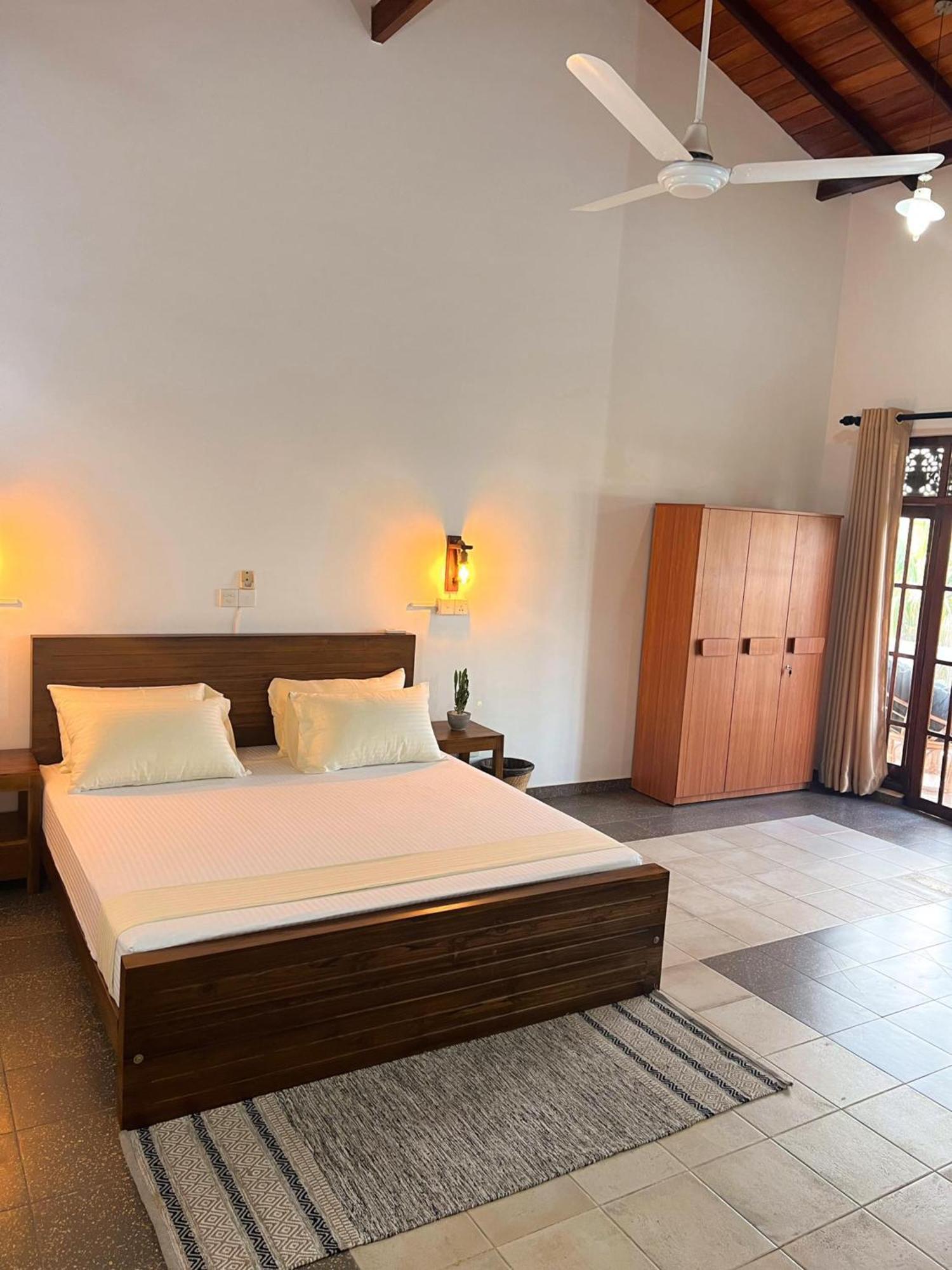 Hummus Hostel Hikkaduwa Exterior foto